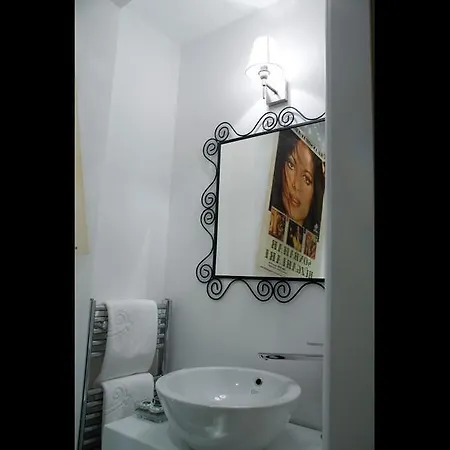 Отель Hypnos Design 4*
